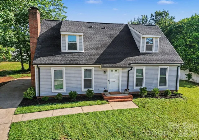 Photo 1 of Single family home for sale at 6739 Old Meadow Rd, Charlotte, NC 28227 | MLS# 4401893 | Listing updated on 2026-09-16