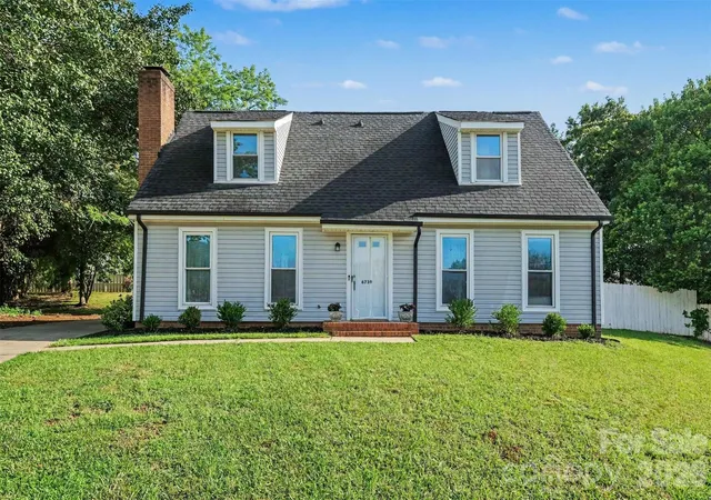 Photo 3 of Single family home for sale at 6739 Old Meadow Rd, Charlotte, NC 28227 | MLS# 4401893 | Listing updated on 2026-09-16