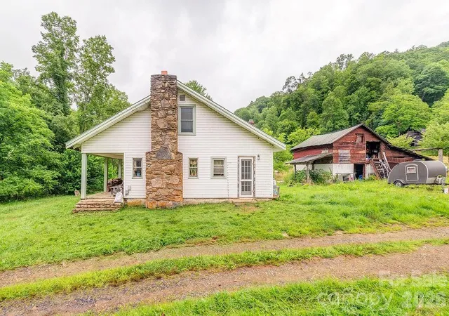Photo 2 of Single family home for sale at 8485 Meadow Frk Rd, Hot Springs, NC 28743 | MLS# 4401894 | Listing updated on 2026-08-26