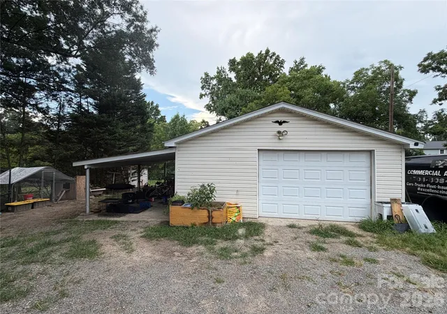 Photo 3 of Single family home for sale at 1843 Lane St, Kannapolis, NC 28083 | MLS# 4401904 | Listing updated on 2026-10-01