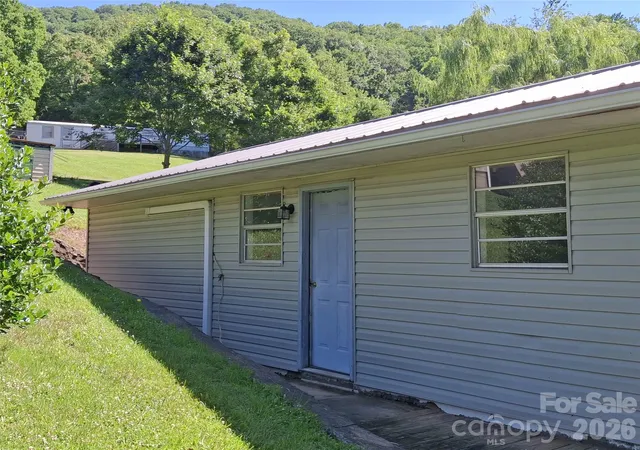 14th image of 2795 Old Henson Cove Rd, Canton, NC 28716 | MLS# 4401905