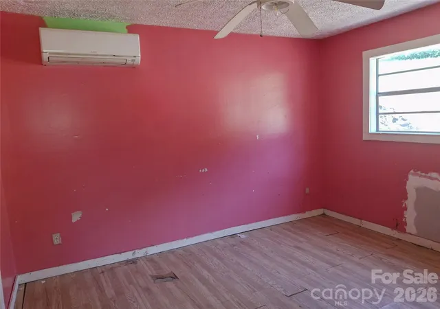 Photo 4 of Single family home for sale at 2795 Old Henson Cvs Rd, Canton, NC 28716 | MLS# 4401905 | Listing updated on 2026-09-17