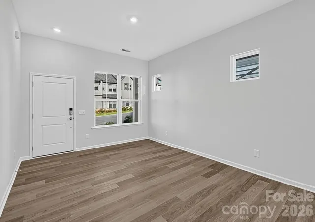 Photo 3 of Townhouse for sale at 3177 Beacon Hts Rd, Fort Mill, SC 29707 | MLS# 4401906 | Listing updated on 2026-10-21