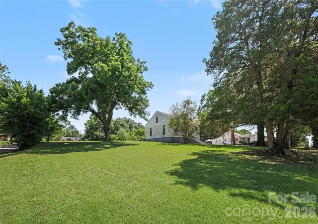 Photo 5 of Single family home for sale at 159 E Lacy St, Chester, SC 29706 | MLS# 4401942 | Listing updated on 2026-08-18