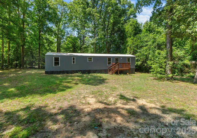 Homes for sale in Salisbury, NC | 335 Lake Landing Dr, Salisbury, NC 28146 | MLS# 4401951