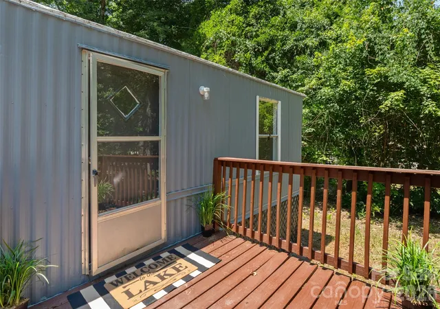 Photo 3 of Single family home for sale at 335 Lake Landing Dr, Salisbury, NC 28146 | MLS# 4401951 | Listing updated on 2026-08-19