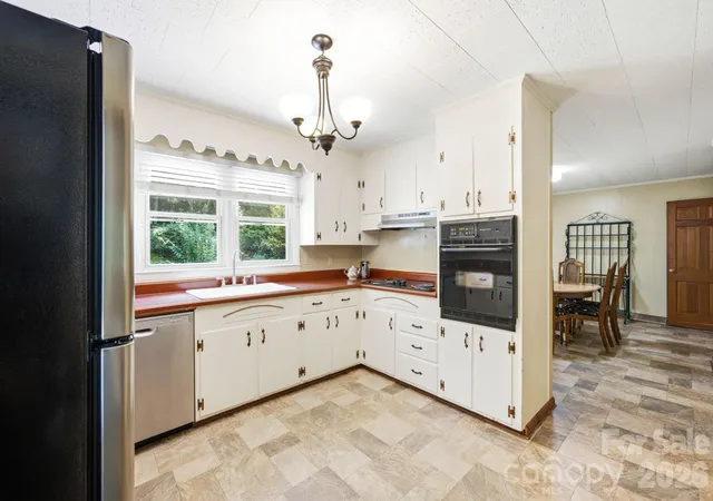 Photo 5 of Sale Pending at 129 Old River Rd, Marion, NC 28752 | MLS# 4401957 | Listing updated on 2026-07-19