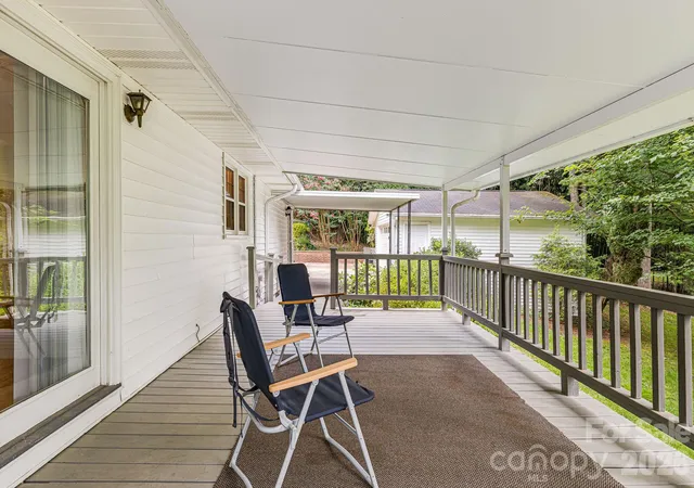 Photo 3 of Single family home for sale at 38 Westridge Dr, Asheville, NC 28803 | MLS# 4401968 | Listing updated on 2026-09-26