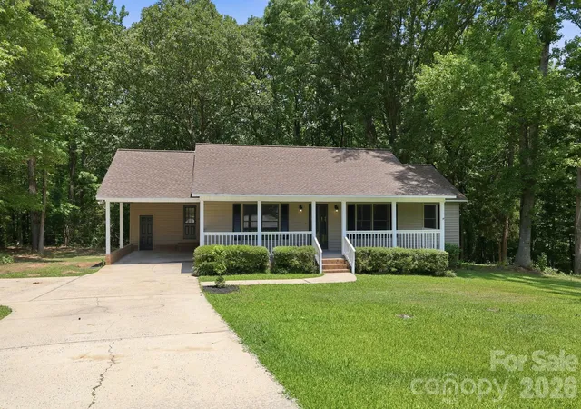 Photo 3 of Single family home for sale at 1801 Bridgewood Dr, Lancaster, SC 29720 | MLS# 4401979 | Listing updated on 2026-10-08