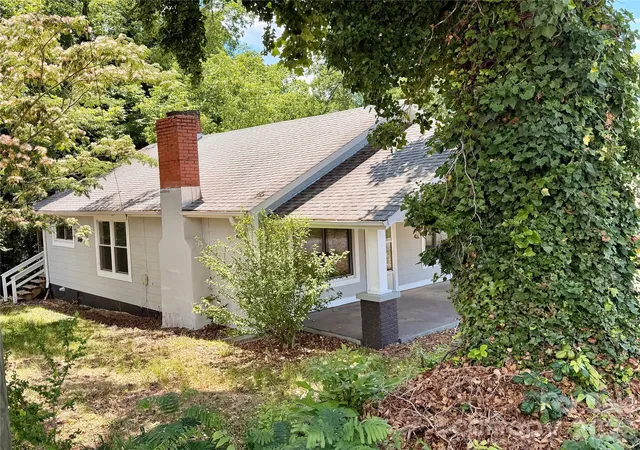 Photo 3 of Single family home for sale at 321 Cline Ave Sw, Valdese, NC 28690 | MLS# 4401993 | Listing updated on 2026-09-19