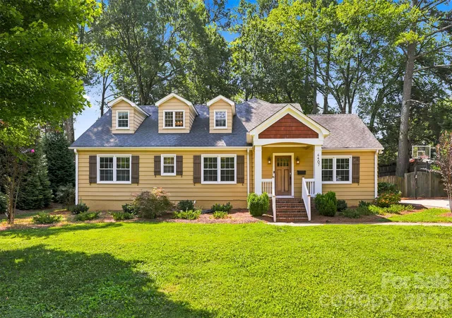 Photo 1 of Single family home for sale at 4467 Woodlark Ln, Charlotte, NC 28211 | MLS# 4402018 | Listing updated on 2026-09-08