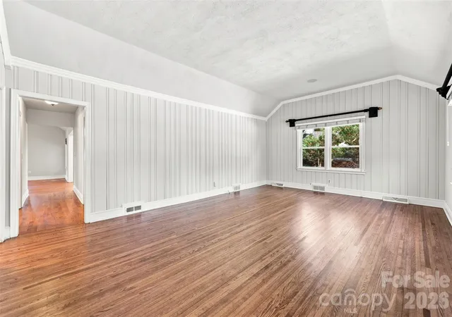 Photo 2 of Single family home for sale at 4467 Woodlark Ln, Charlotte, NC 28211 | MLS# 4402018 | Listing updated on 2026-09-08