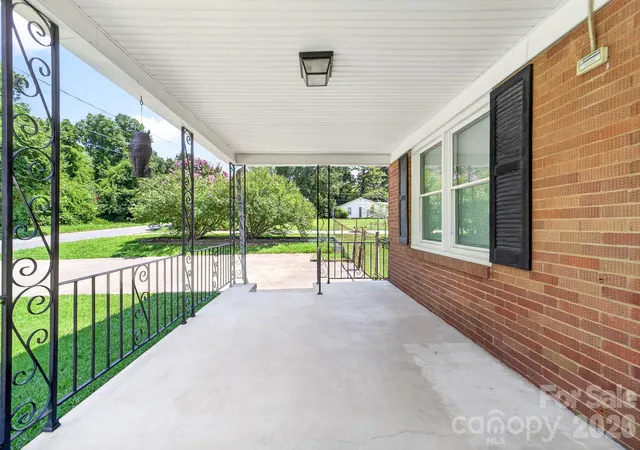 Photo 2 of Single family home for sale at 4723 Northaven Dr, Charlotte, NC 28206 | MLS# 4402019 | Listing updated on 2026-08-09