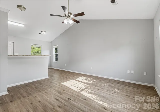 Photo 2 of Single family home for sale at 6421 Elgywood Ln, Charlotte, NC 28213 | MLS# 4402020 | Listing updated on 2026-10-01