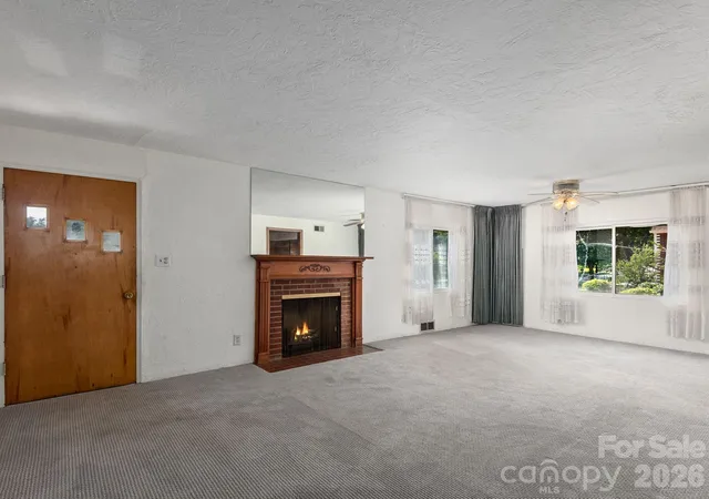 Photo 4 of Single family home for sale at 44 Bear Crk Rd, Asheville, NC 28806 | MLS# 4402022 | Listing updated on 2026-08-31