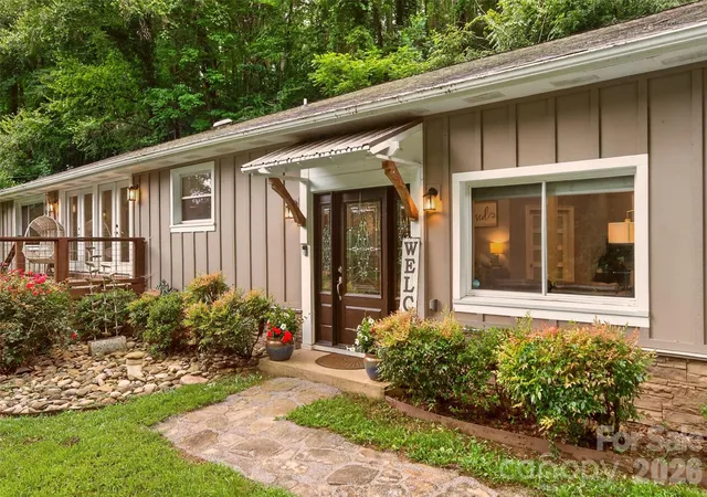 Photo 2 of Single family home for sale at 3882 New Leicester Hwy, Leicester, NC 28748 | MLS# 4402030 | Listing updated on 2026-09-03