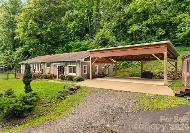 Photo 5 of Single family home for sale at 3882 New Leicester Hwy, Leicester, NC 28748 | MLS# 4402030 | Listing updated on 2026-09-03