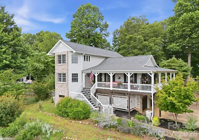 Single family home for sale at 241 Alta Vista Dr, Candler, NC 28715 | MLS# 4402059