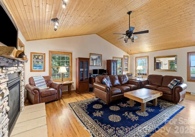 Photo 3 of Single family home for sale at 241 Alta Vista Dr, Candler, NC 28715 | MLS# 4402059 | Listing updated on 2026-10-03