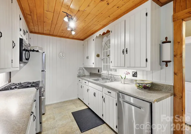 5th image of 313 Walker Rd, Waynesville, NC 28786 | MLS# 4402083