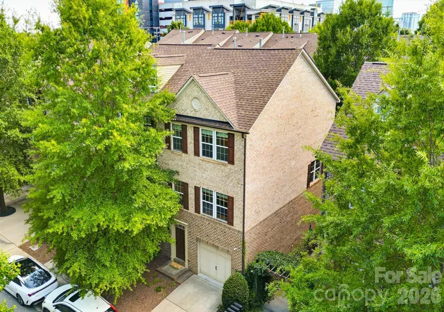 Townhouse for sale at 225 Lincoln St, Charlotte, NC 28203 | MLS# 4402085