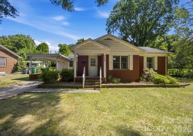 Photo 1 of Single family home for sale at 3129 Iredell Dr, Charlotte, NC 28269 | MLS# 4402094 | Listing updated on 2026-08-06