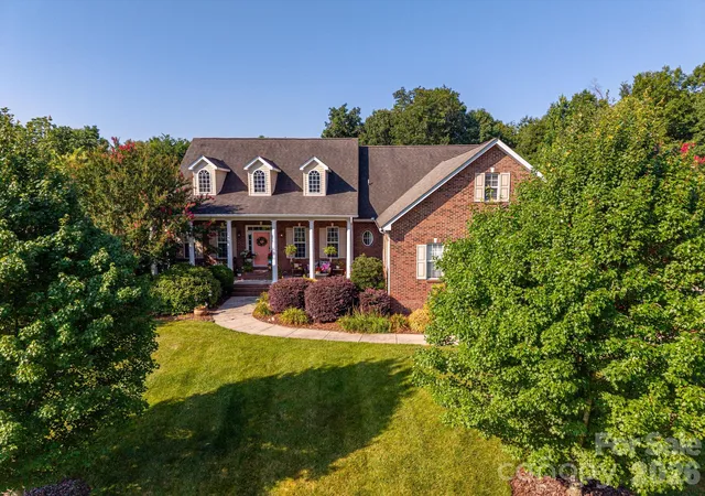 Photo 5 of Single family home for sale at 961 Colleton Meadow Dr #37, Clover, SC 29710 | MLS# 4402117 | Listing updated on 2026-07-13