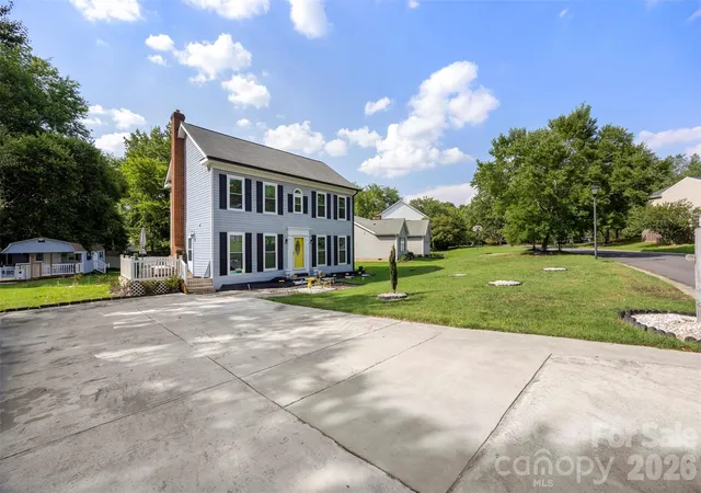 Photo 2 of Sale Pending at 3100 Swanquarter Dr, Charlotte, NC 28262 | MLS# 4402135 | Listing updated on 2026-07-20