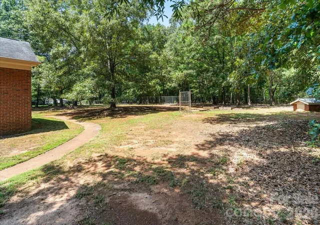 Photo 4 of Single family home for sale at 14410 Youngblood Rd, Charlotte, NC 28278 | MLS# 4402143 | Listing updated on 2026-10-24