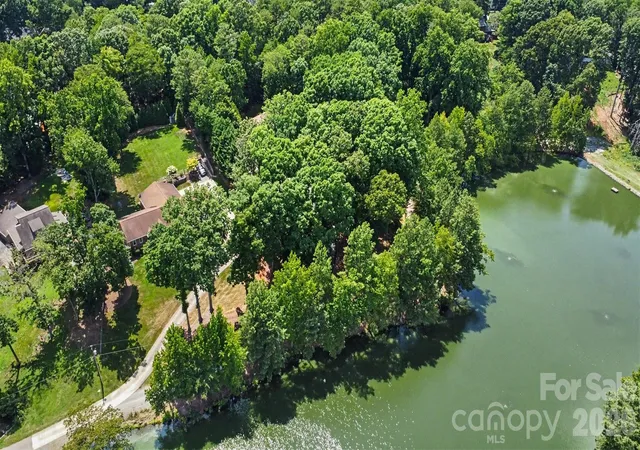 31st image of 5838 Lake Providence Ln, Charlotte, NC 28277 | MLS# 4402145
