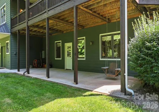 Photo 5 of Single family home for sale at 121 Forest Run Rd, Whittier, NC 28789 | MLS# 4402161 | Listing updated on 2026-08-23