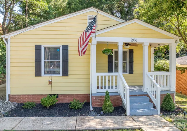Homes for sale in Belmont, NC | 206 Cedar St, Belmont, NC 28012 | MLS# 4402162