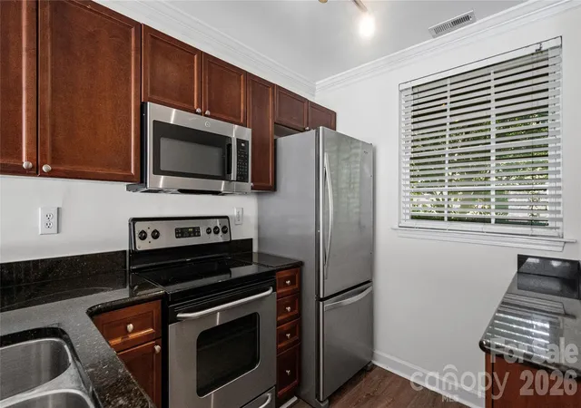 3rd image of 1224 Grn Oaks Ln, Charlotte, NC 28205