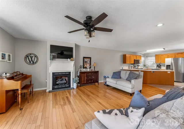 Photo 2 of Sale Pending at 3955 Northernmistic Dr, Maiden, NC 28650 | MLS# 4402168 | Listing updated on 2026-09-22