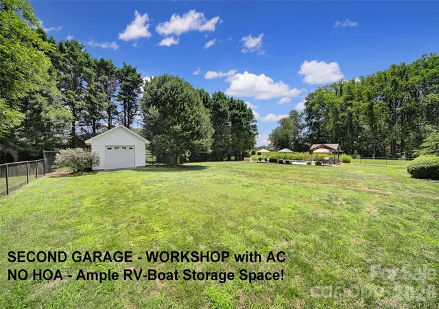 Photo 4 of Single family home for sale at 129 Verna Dr, Statesville, NC 28625 | MLS# 4402171 | Listing updated on 2026-10-07