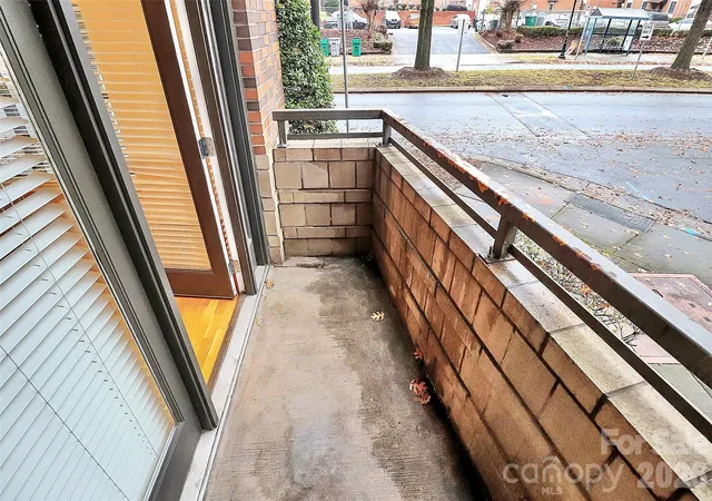 Listing Photo 2 - Condo for sale in building located at 712 N Davidson St, Charlotte, NC 28202 - Unit #