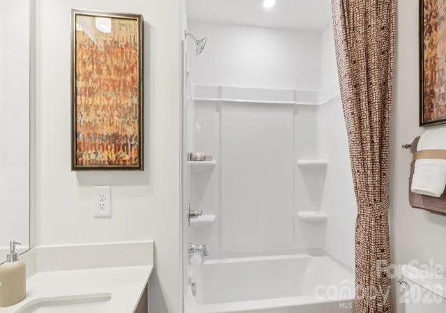 Photo 16 of Townhouse for sale at 2213 Gladwyne Pl, Charlotte, NC 28269 | MLS# 4402182 | Listing updated on 2026-10-06