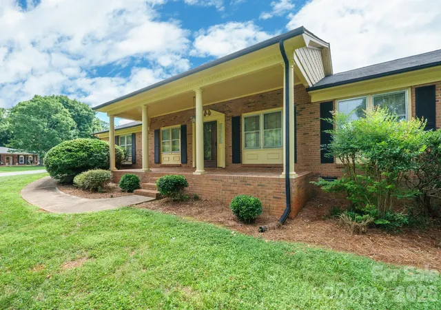 2nd image of 1602 Arden Dr, Lincolnton, NC 28092 | MLS# 4402185
