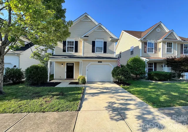 Photo 1 of Single family home for sale at 2638 Rozzelles Landing Dr, Charlotte, NC 28214 | MLS# 4402218 | Listing updated on 2026-09-13