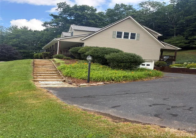 Homes for sale in West Jefferson, NC | 2997 Phillips Gap Rd, West Jefferson, NC 28694 | MLS# 4402230