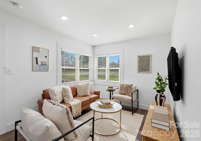 Photo 4 of Single family home for sale at 1642 Washington Ave, Charlotte, NC 28216 | MLS# 4402239 | Listing updated on 2026-09-24