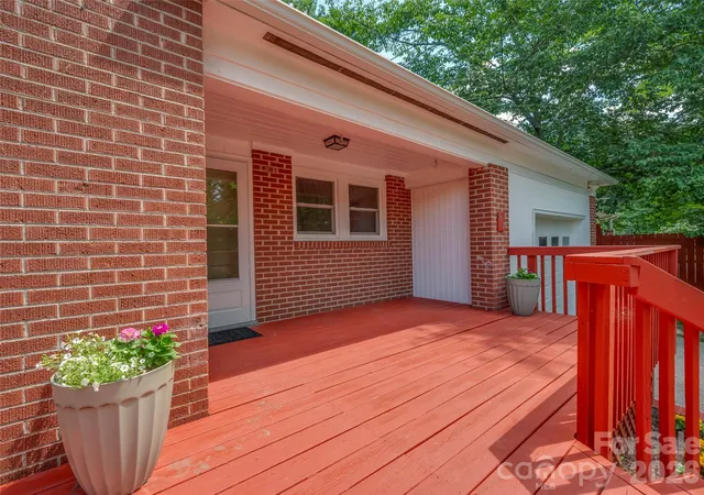 3rd image of 917 W Blue Ridge Rd, East Flat Rock, NC 28726 | MLS# 4402253