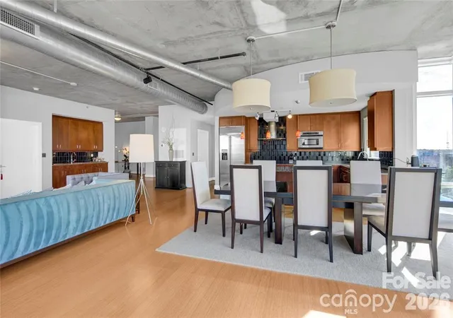 3rd image of 505 E 6Th St #701, Charlotte, NC 28202 | MLS# 4402269