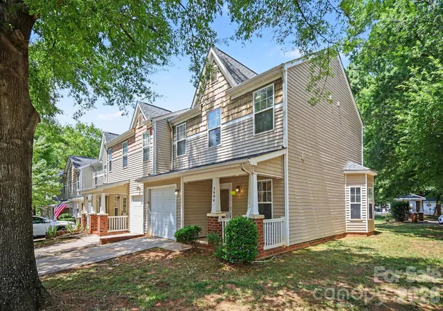 Photo 1 of Townhouse for sale at 5604 Santeelah Ct, Charlotte, NC 28217 | MLS# 4402278 | Listing updated on 2026-09-21