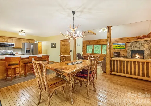 Photo 4 of Single family home for sale at 321 Grays Shadow Ln, Banner Elk, NC 28604 | MLS# 4402280 | Listing updated on 2026-09-30