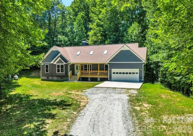 Photo 2 of Single family home for sale at 482 Guy Frd Rd, Sugar Grove, NC 28679 | MLS# 4402281 | Listing updated on 2026-08-31