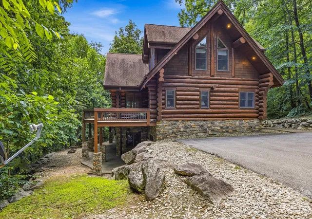 Photo 3 of Single family home for sale at 206 Big Rock Ln, Lake Lure, NC 28746 | MLS# 4402285 | Listing updated on 2026-07-10