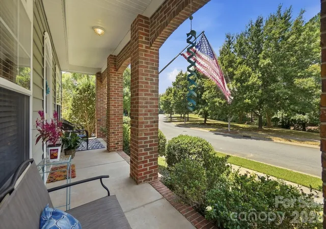 Photo 3 of Sale Pending at 8500 Willow Branch Dr, Waxhaw, NC 28173 | MLS# 4402287 | Listing updated on 2026-09-28