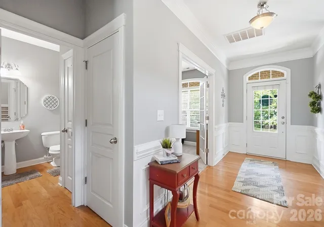 Photo 4 of Sale Pending at 8500 Willow Branch Dr, Waxhaw, NC 28173 | MLS# 4402287 | Listing updated on 2026-09-28