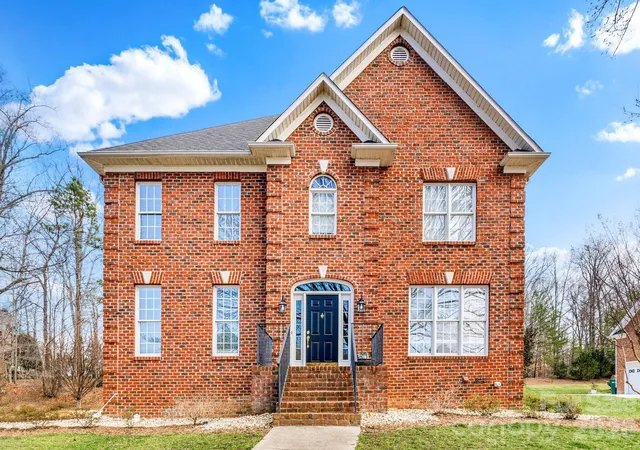 Photo 2 of Single family home for sale at 1869 Curraghmore Rd, Clemmons, NC 27012 | MLS# 4402291 | Listing updated on 2026-09-16
